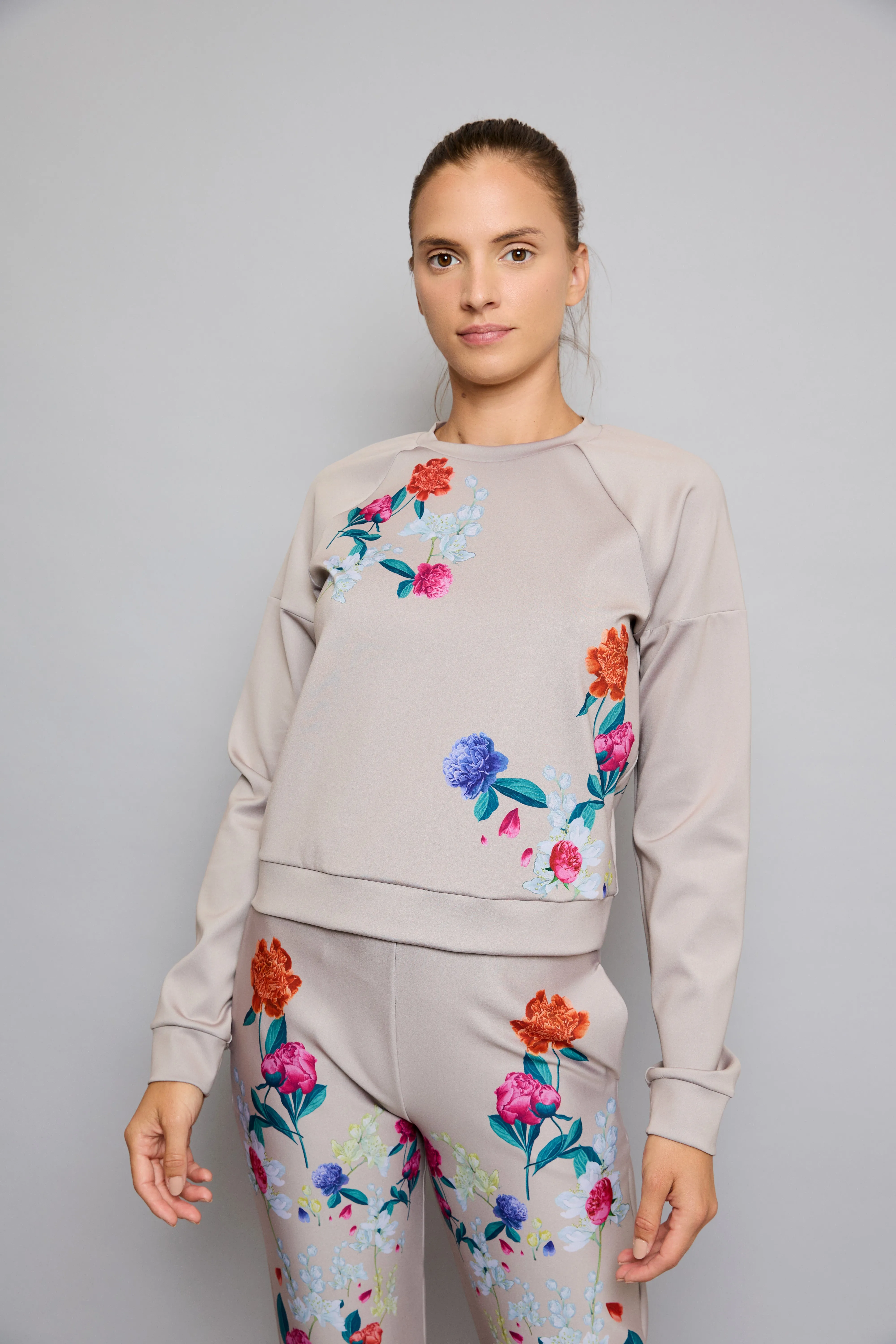 FLEURS FORCE PULLOVER TOP