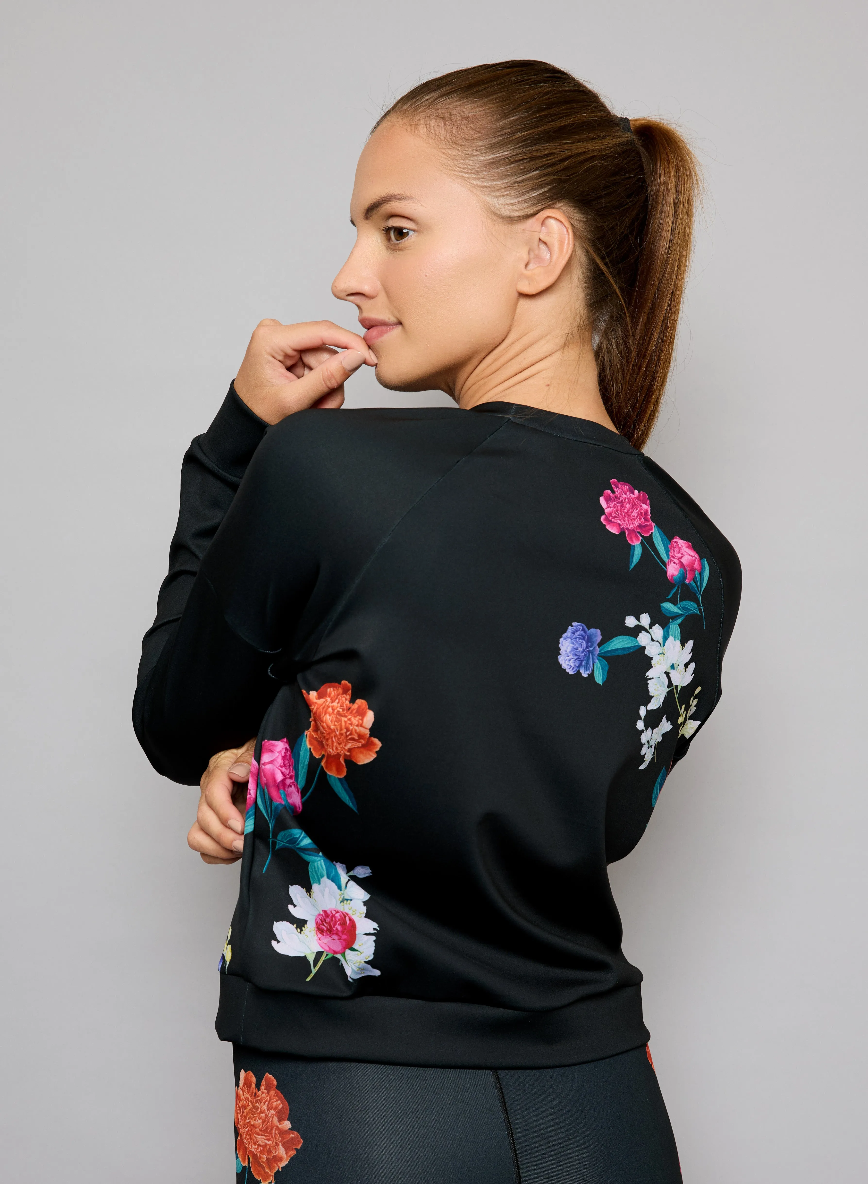 FLEURS FORCE PULLOVER TOP