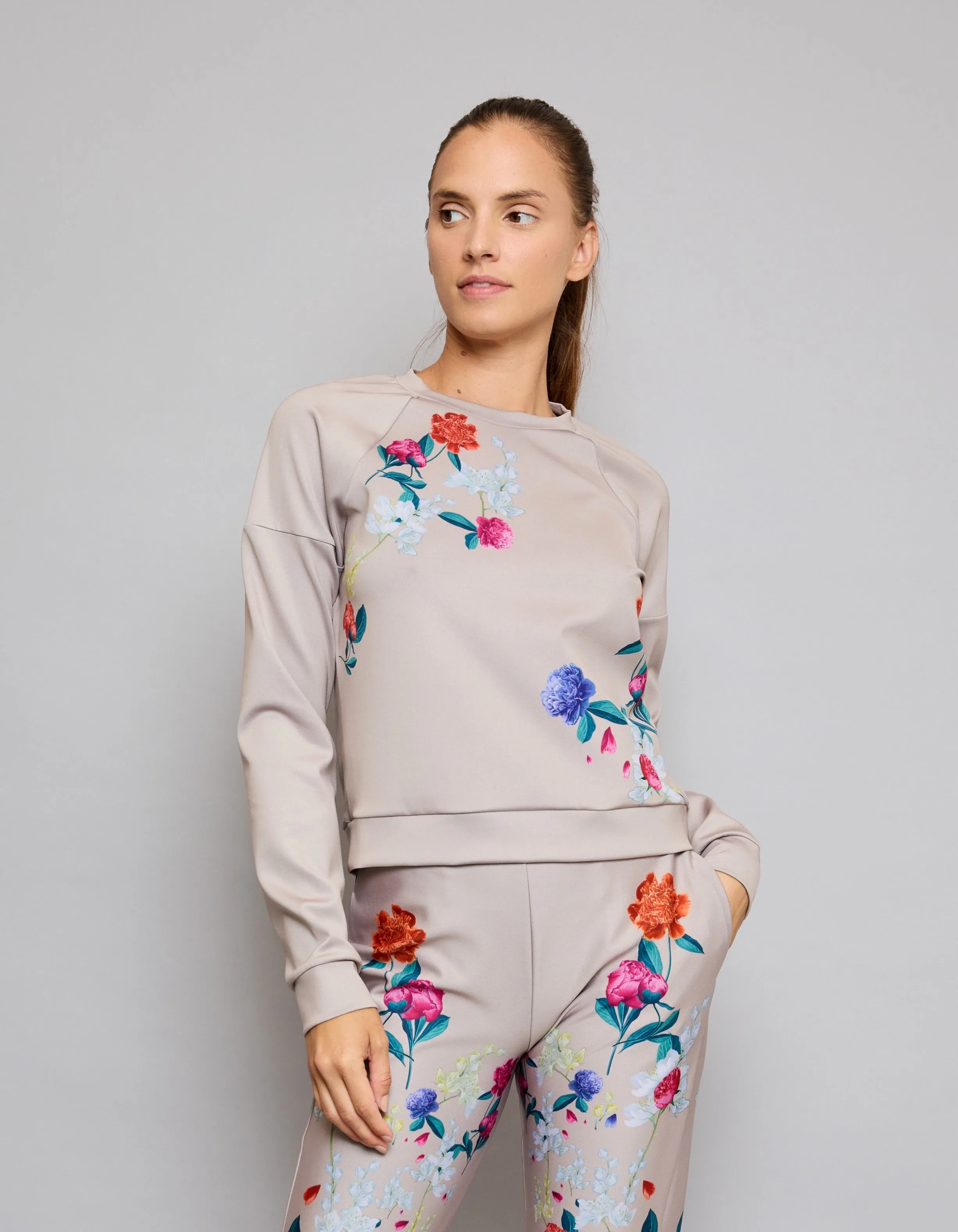 FLEURS FORCE PULLOVER TOP