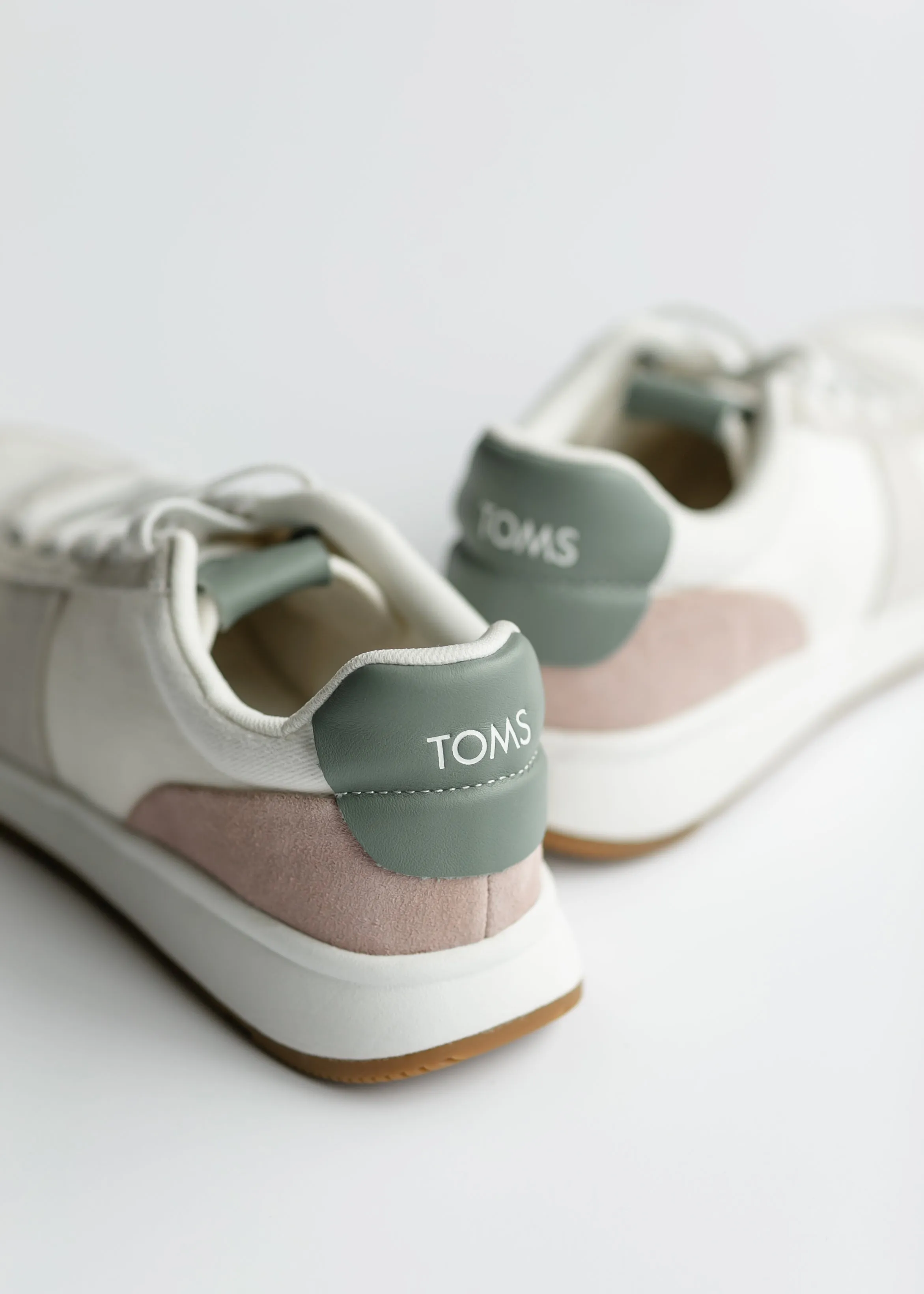 TOMS TRVL Lite Retro Lace-Up Sneaker