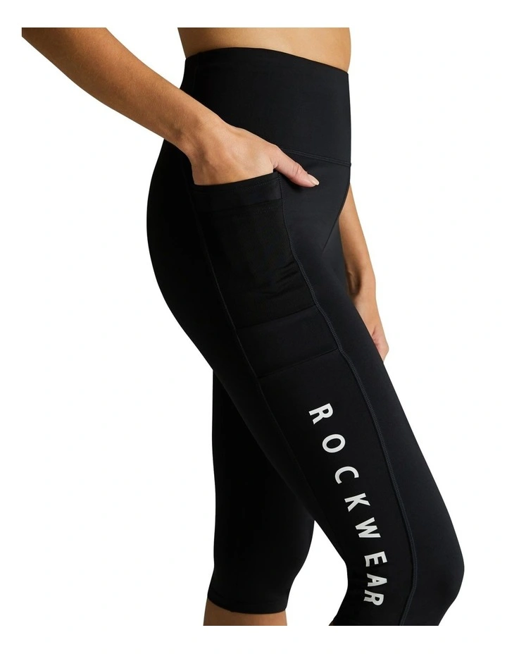 Velocity Pocket 3/4 Tights in Black